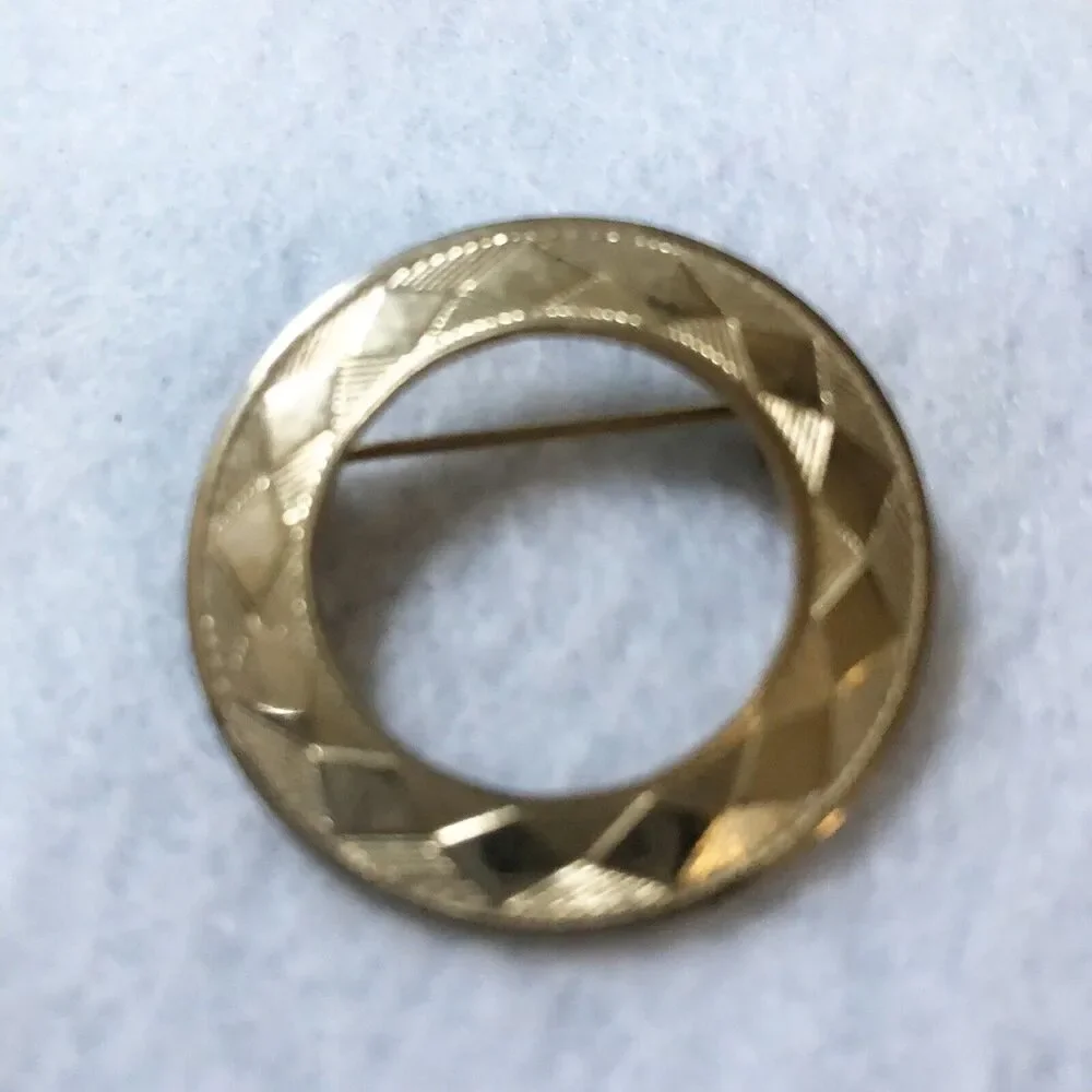 Unbranded vintage etched